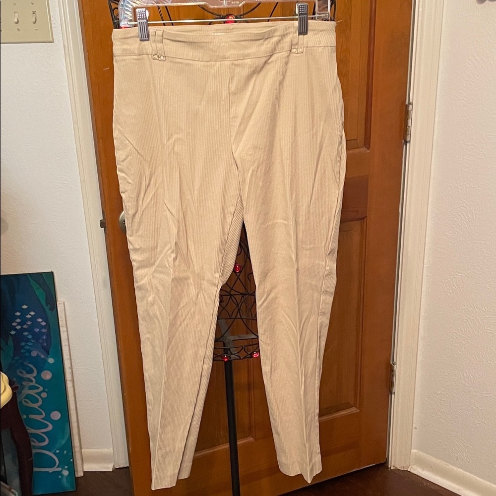 💗💗💗3 for 12$💗💗💗Cato Beige Slim Fit Pull on Pants-12p